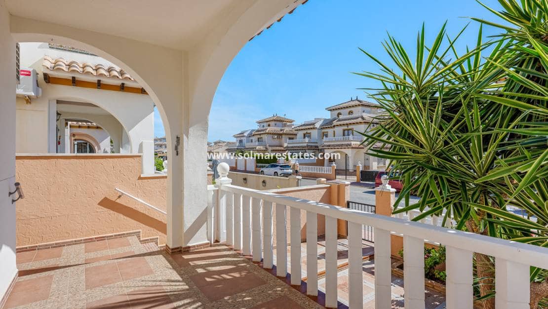 2 soverom Hus til salgs i Cabo Roig med svømmebasseng - € 219 000 (Ref: 9866047)