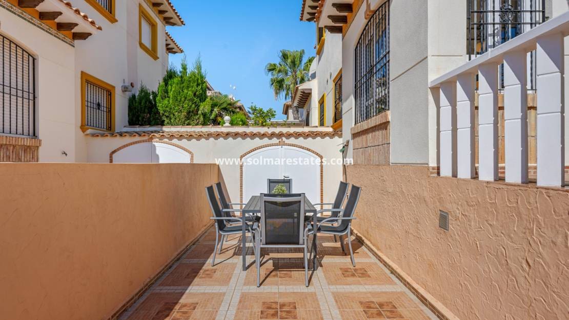 2 soverom Hus til salgs i Cabo Roig med svømmebasseng - € 219 000 (Ref: 9866047)