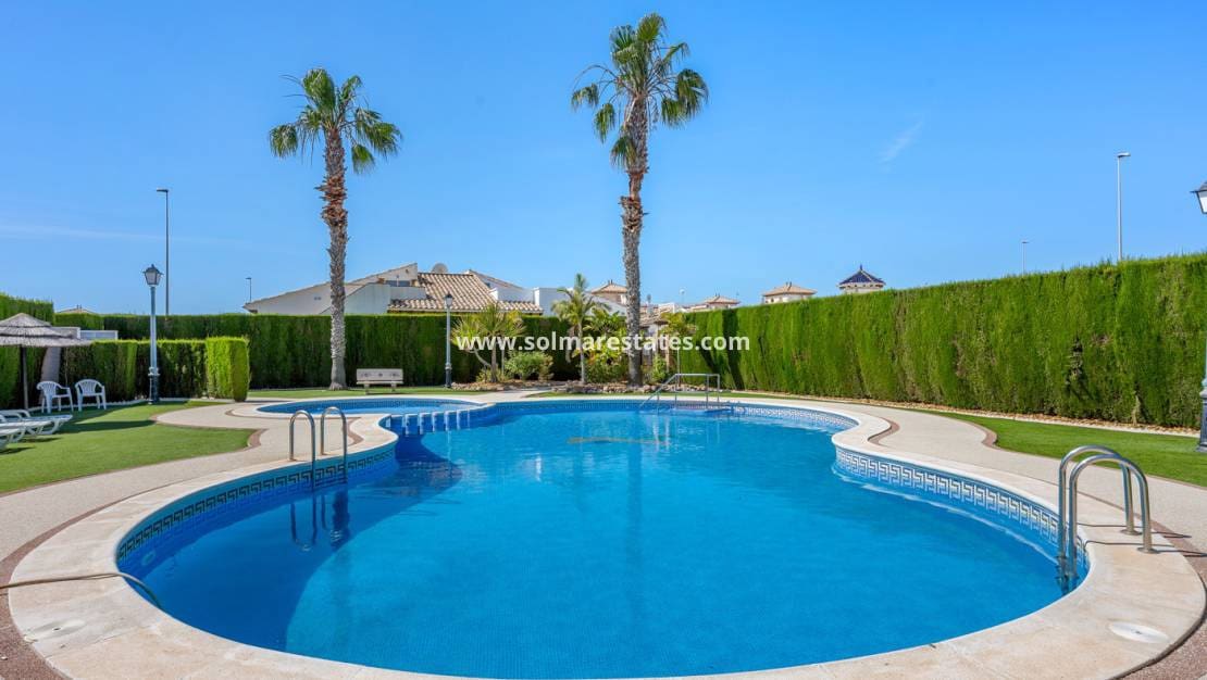2 soverom Hus til salgs i Cabo Roig med svømmebasseng - € 219 000 (Ref: 9866047)