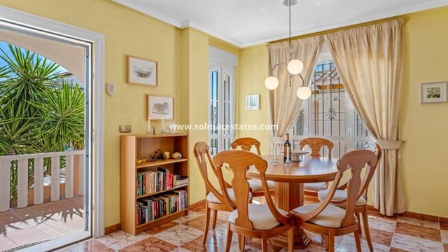 2 soverom Hus til salgs i Cabo Roig, Orihuela med svømmebasseng - € 219 000 (Ref: 9866047)