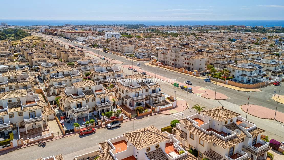 2 soverom Hus til salgs i Cabo Roig med svømmebasseng - € 219 000 (Ref: 9866047)