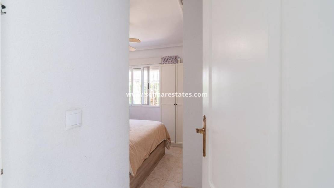 3 soverom Kjedet enebolig til salgs i Playa Flamenca med svømmebasseng - € 229 000 (Ref: 9867665)
