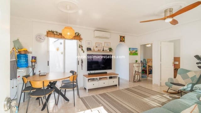 3 soverom Kjedet enebolig til salgs i Playa Flamenca, Orihuela med svømmebasseng - € 229 000 (Ref: 9867665)
