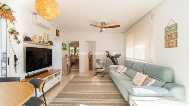 3 soverom Kjedet enebolig til salgs i Playa Flamenca, Orihuela med svømmebasseng - € 229 000 (Ref: 9867665)