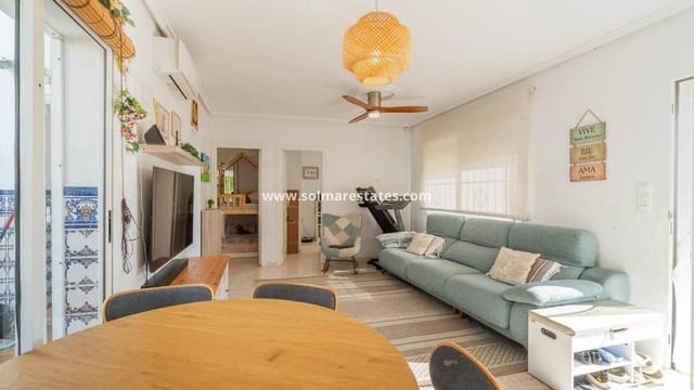 3 soverom Kjedet enebolig til salgs i Playa Flamenca, Orihuela med svømmebasseng - € 229 000 (Ref: 9867665)