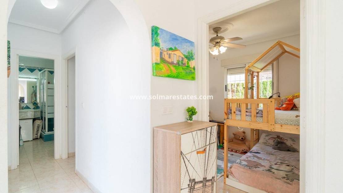 3 soverom Kjedet enebolig til salgs i Playa Flamenca med svømmebasseng - € 229 000 (Ref: 9867665)