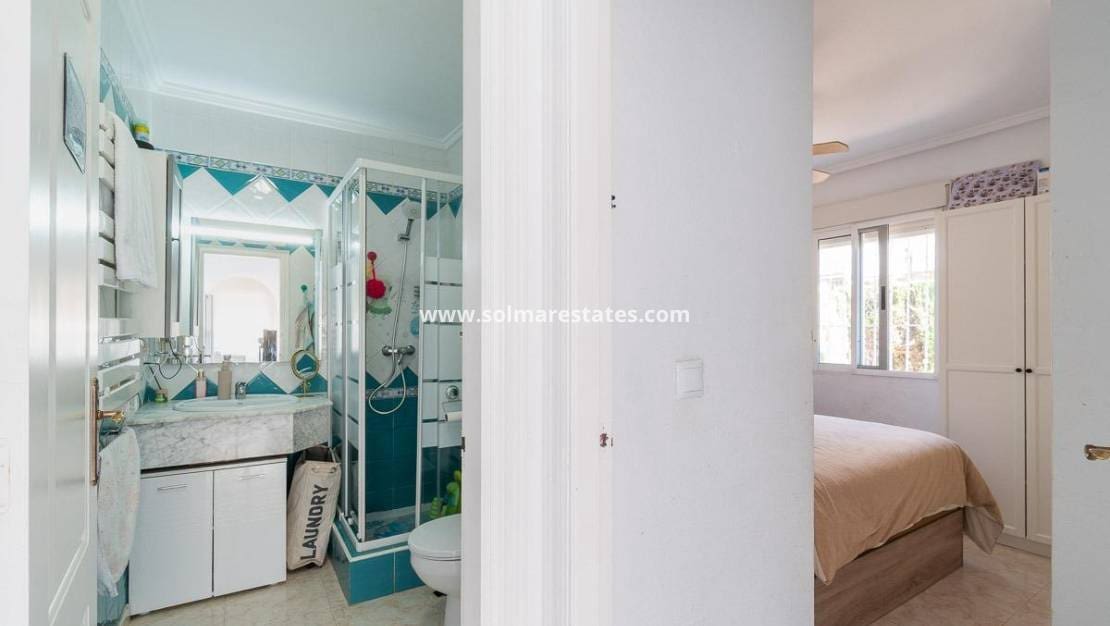 3 soverom Kjedet enebolig til salgs i Playa Flamenca med svømmebasseng - € 229 000 (Ref: 9867665)