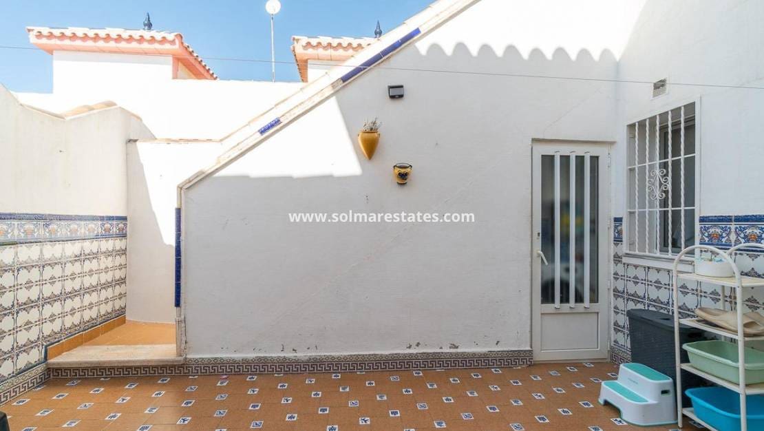 3 soverom Kjedet enebolig til salgs i Playa Flamenca med svømmebasseng - € 229 000 (Ref: 9867665)