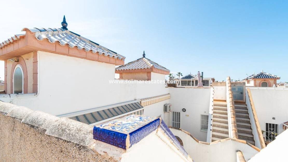 3 soverom Kjedet enebolig til salgs i Playa Flamenca med svømmebasseng - € 229 000 (Ref: 9867665)