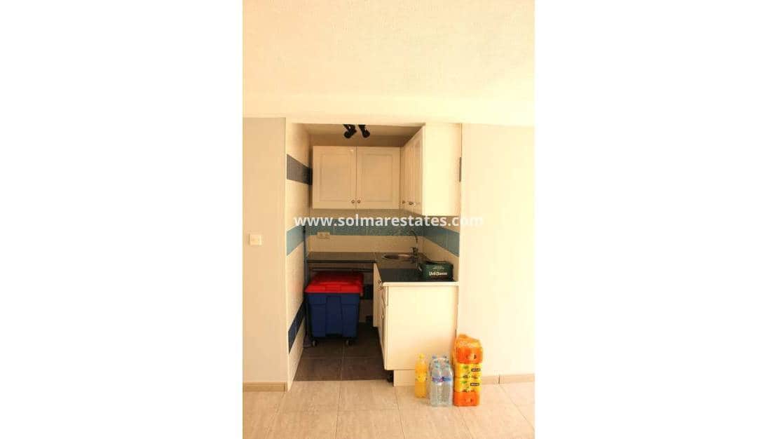 5 soveværelse Villa til salg i Playa Flamenca med swimmingpool - € 359.995 (Ref: 9867666)