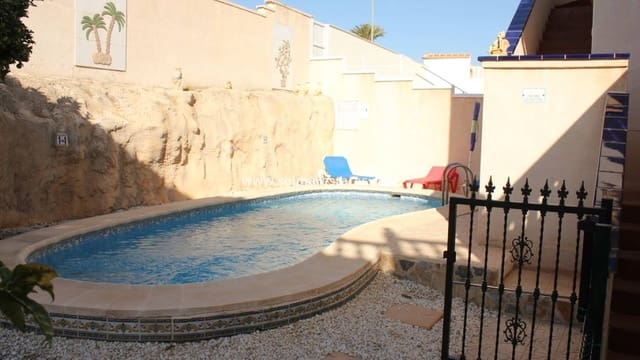 5 soveværelse Villa til salg i Playa Flamenca, Orihuela med swimmingpool - € 359.995 (Ref: 9867666)