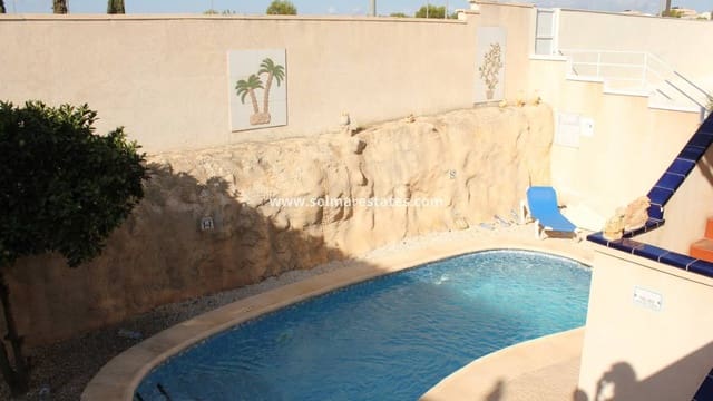 5 soveværelse Villa til salg i Playa Flamenca, Orihuela med swimmingpool - € 359.995 (Ref: 9867666)