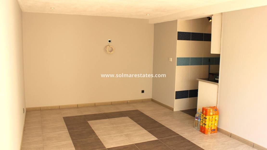5 soveværelse Villa til salg i Playa Flamenca med swimmingpool - € 359.995 (Ref: 9867666)
