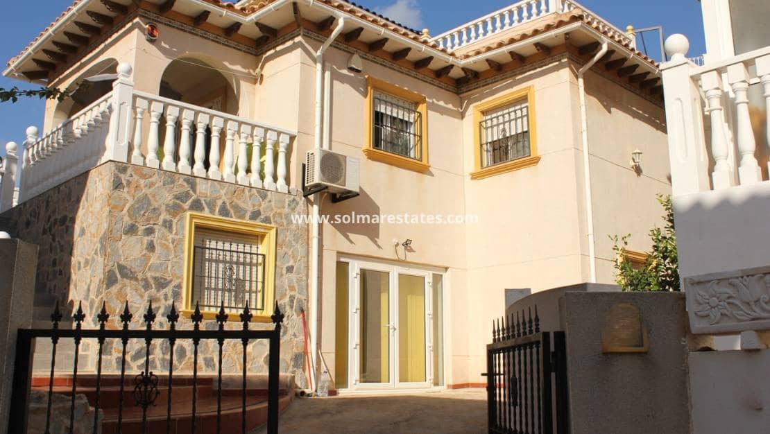 5 soveværelse Villa til salg i Playa Flamenca med swimmingpool - € 359.995 (Ref: 9867666)
