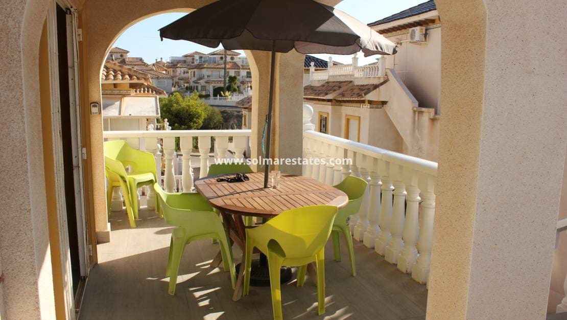 5 soveværelse Villa til salg i Playa Flamenca med swimmingpool - € 359.995 (Ref: 9867666)