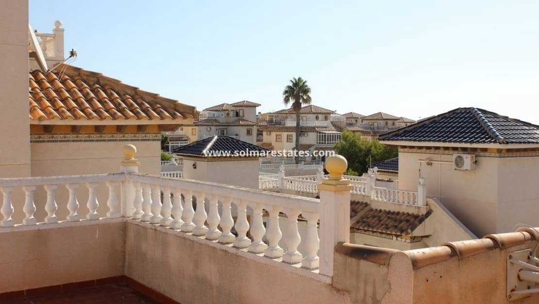 5 soveværelse Villa til salg i Playa Flamenca med swimmingpool - € 359.995 (Ref: 9867666)