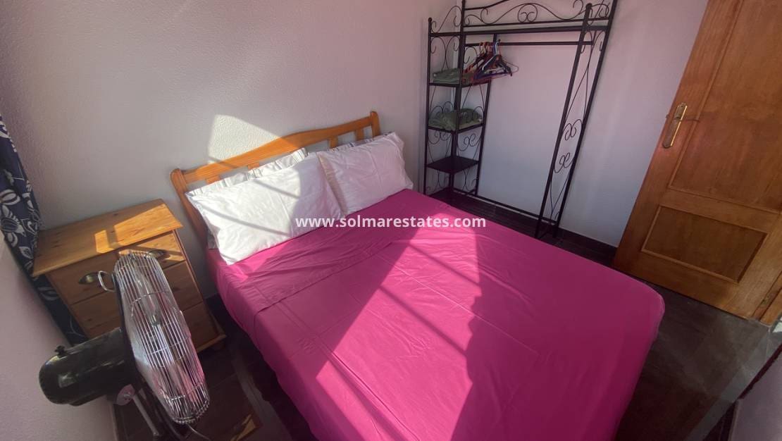 5 soveværelse Villa til salg i Playa Flamenca med swimmingpool - € 359.995 (Ref: 9867666)