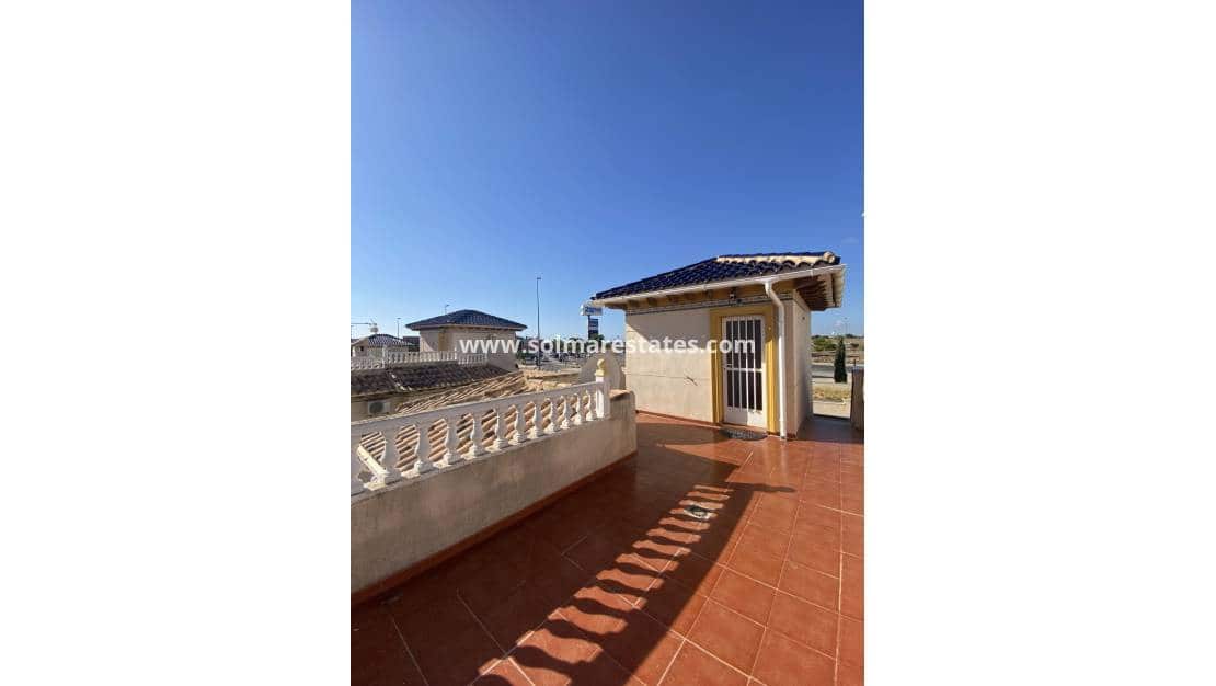 5 soveværelse Villa til salg i Playa Flamenca med swimmingpool - € 359.995 (Ref: 9867666)