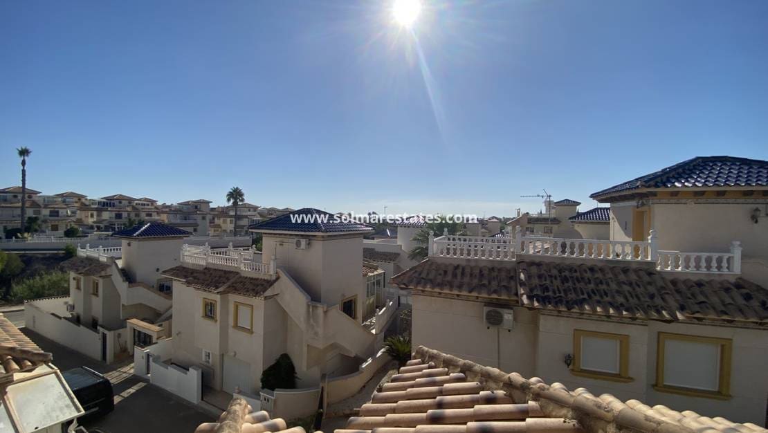 5 soveværelse Villa til salg i Playa Flamenca med swimmingpool - € 359.995 (Ref: 9867666)