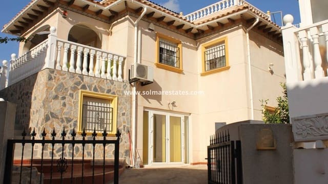 5 soveværelse Villa til salg i Playa Flamenca, Orihuela med swimmingpool - € 359.995 (Ref: 9867666)