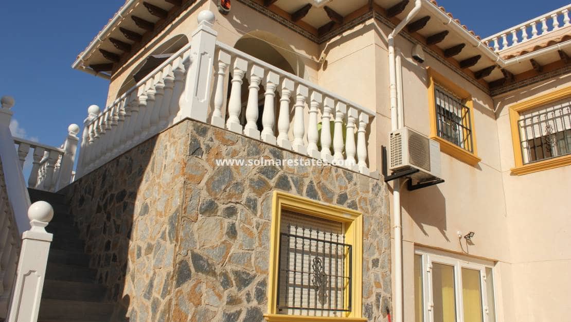 5 soveværelse Villa til salg i Playa Flamenca med swimmingpool - € 359.995 (Ref: 9867666)