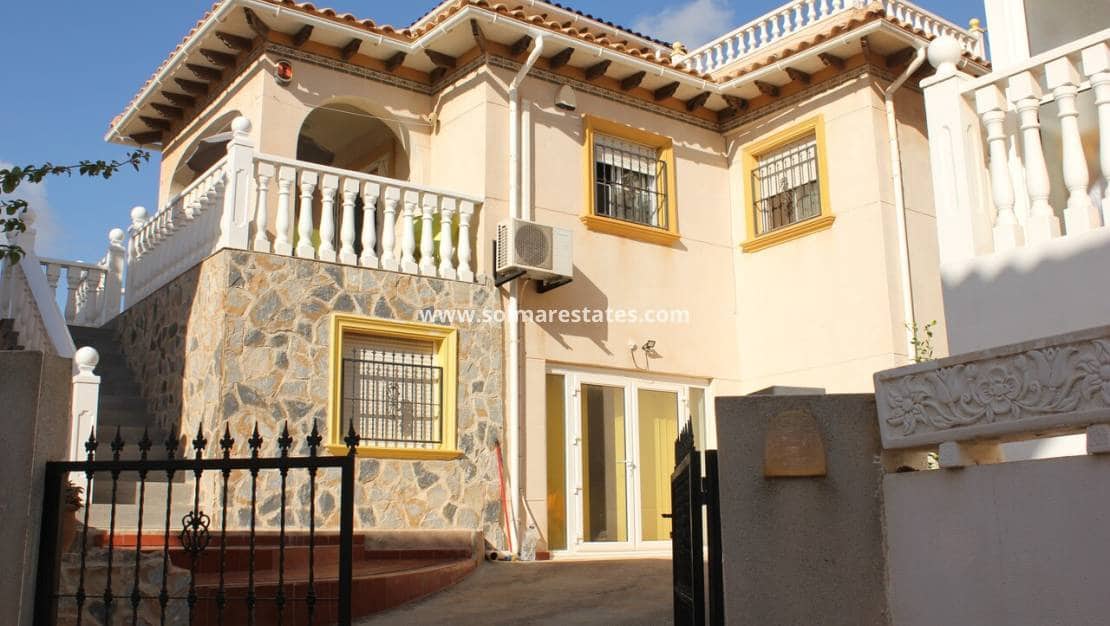 5 soveværelse Villa til salg i Playa Flamenca med swimmingpool - € 359.995 (Ref: 9867666)