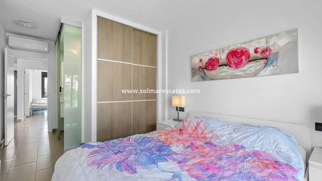 2 soverom Leilighet til salgs i La Zenia med svømmebasseng - € 339 000 (Ref: 9867667)