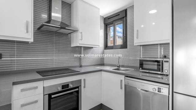 2 soverom Leilighet til salgs i La Zenia, Orihuela med svømmebasseng - € 339 000 (Ref: 9867667)