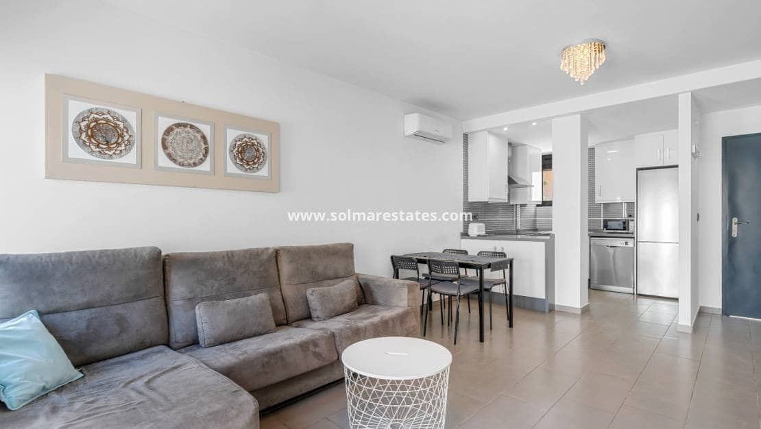 2 soverom Leilighet til salgs i La Zenia med svømmebasseng - € 339 000 (Ref: 9867667)