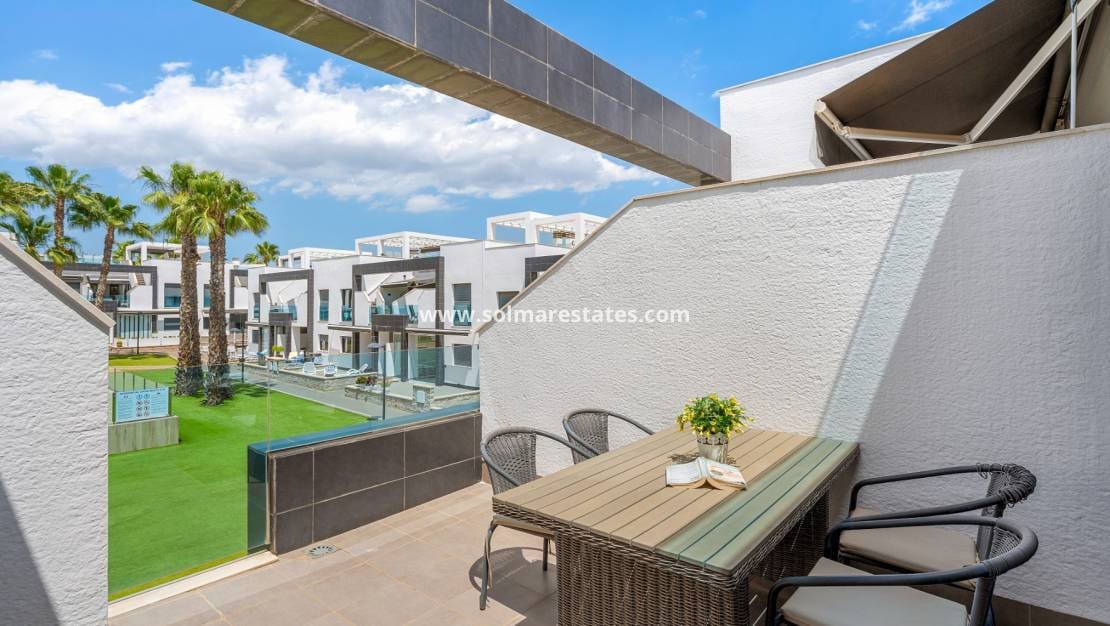 2 soverom Leilighet til salgs i La Zenia med svømmebasseng - € 339 000 (Ref: 9867667)