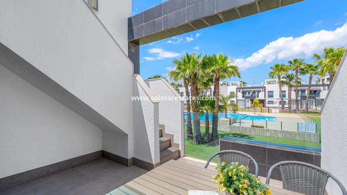 2 soverom Leilighet til salgs i La Zenia med svømmebasseng - € 339 000 (Ref: 9867667)