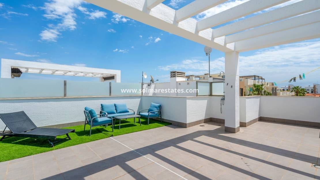 2 soverom Leilighet til salgs i La Zenia med svømmebasseng - € 339 000 (Ref: 9867667)