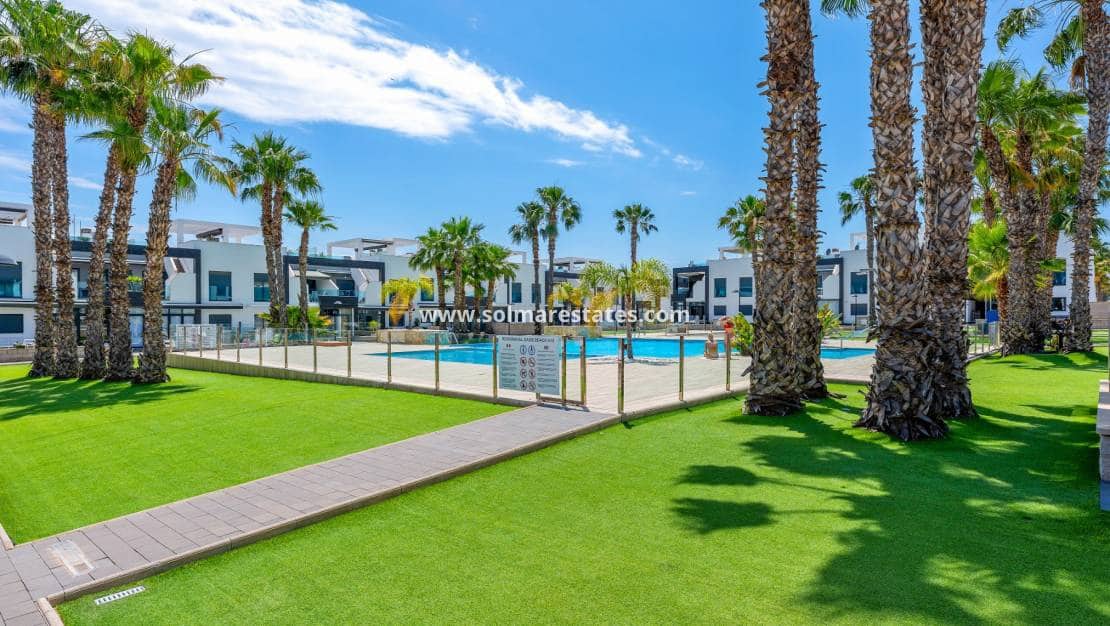 2 soverom Leilighet til salgs i La Zenia med svømmebasseng - € 339 000 (Ref: 9867667)