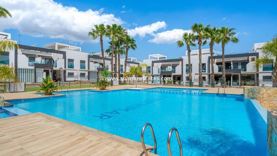 2 soverom Leilighet til salgs i La Zenia med svømmebasseng - € 339 000 (Ref: 9867667)