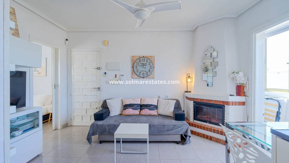 1 bedroom Apartment for sale in Punta Prima with pool - € 135,000 (Ref: 9867668)