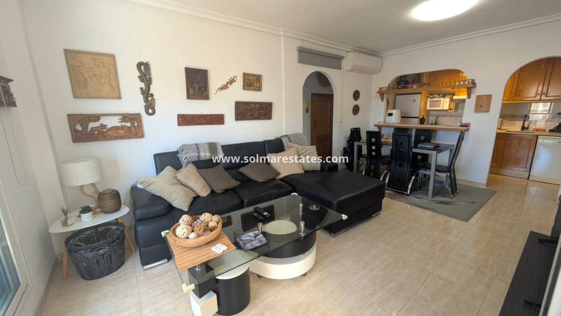 3 soveværelse Lejlighed til salg i Playa Flamenca med swimmingpool - € 249.000 (Ref: 9867669)