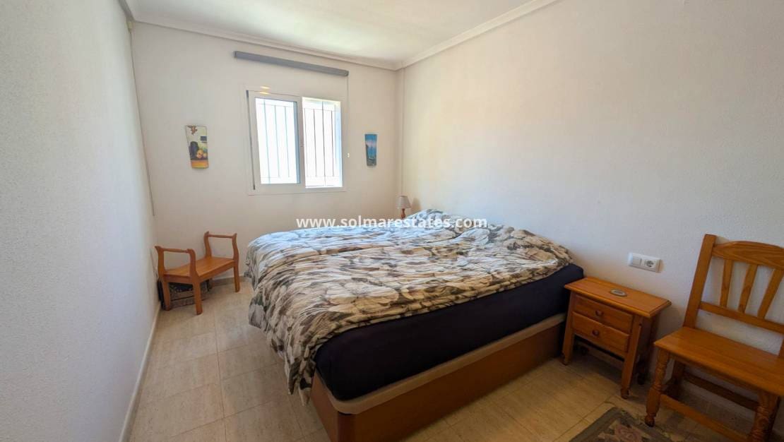 3 soveværelse Lejlighed til salg i Playa Flamenca med swimmingpool - € 249.000 (Ref: 9867669)