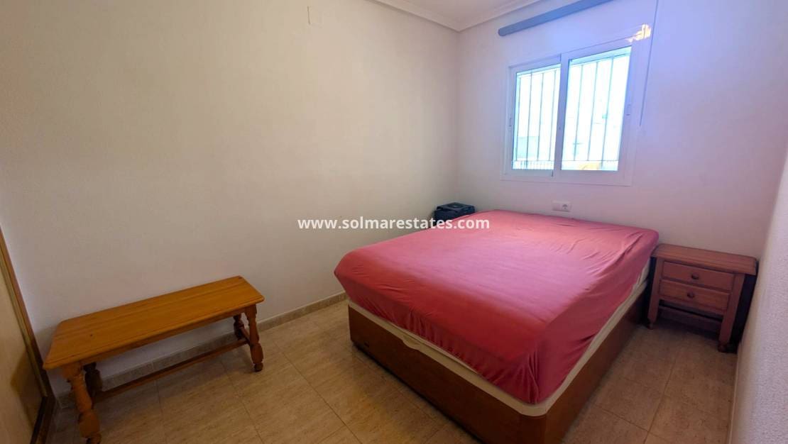 3 soveværelse Lejlighed til salg i Playa Flamenca med swimmingpool - € 249.000 (Ref: 9867669)