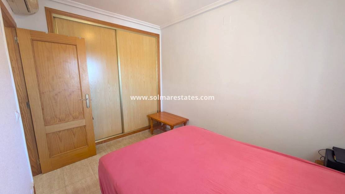 3 soveværelse Lejlighed til salg i Playa Flamenca med swimmingpool - € 249.000 (Ref: 9867669)