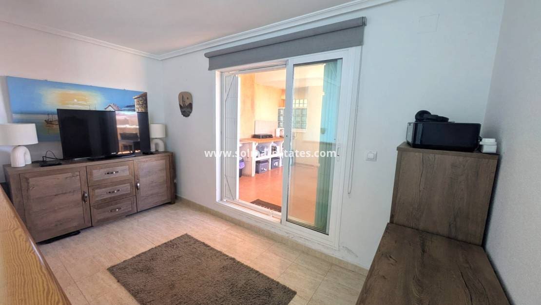 3 soveværelse Lejlighed til salg i Playa Flamenca med swimmingpool - € 249.000 (Ref: 9867669)