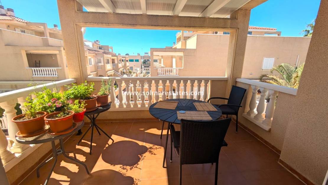 3 soveværelse Lejlighed til salg i Playa Flamenca med swimmingpool - € 249.000 (Ref: 9867669)