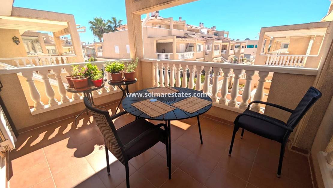 3 soveværelse Lejlighed til salg i Playa Flamenca med swimmingpool - € 249.000 (Ref: 9867669)