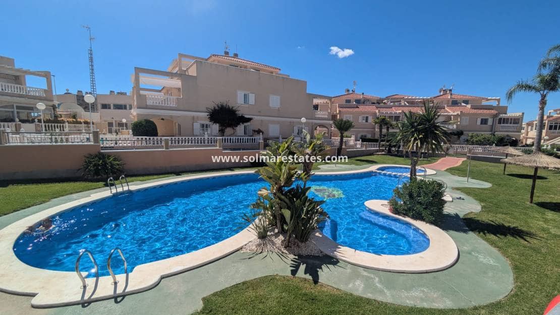 3 soveværelse Lejlighed til salg i Playa Flamenca med swimmingpool - € 249.000 (Ref: 9867669)