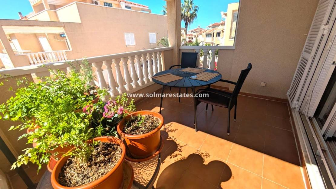 3 soveværelse Lejlighed til salg i Playa Flamenca med swimmingpool - € 249.000 (Ref: 9867669)