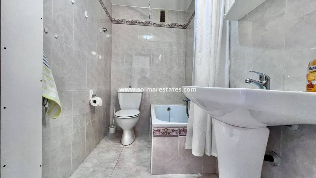 2 Zimmer Apartment zu verkaufen in Cabo Cervera mit Pool - 189.900 € (Ref: 9867670)