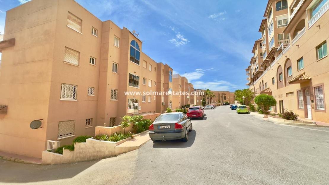 2 soverom Leilighet til salgs i Cabo Cervera med svømmebasseng - € 199 000 (Ref: 9867671)
