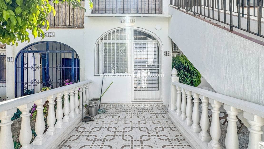 1 soverom Leilighet til salgs i Los Balcones med svømmebasseng - € 128 000 (Ref: 9867672)