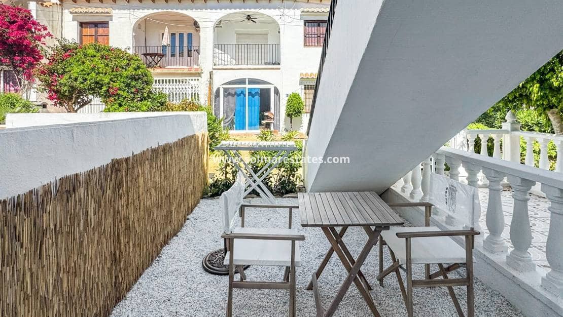 1 soverom Leilighet til salgs i Los Balcones med svømmebasseng - € 128 000 (Ref: 9867672)