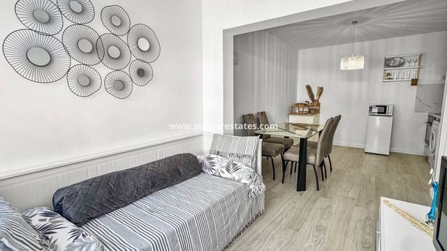 1 soverom Leilighet til salgs i Los Balcones med svømmebasseng - € 128 000 (Ref: 9867672)