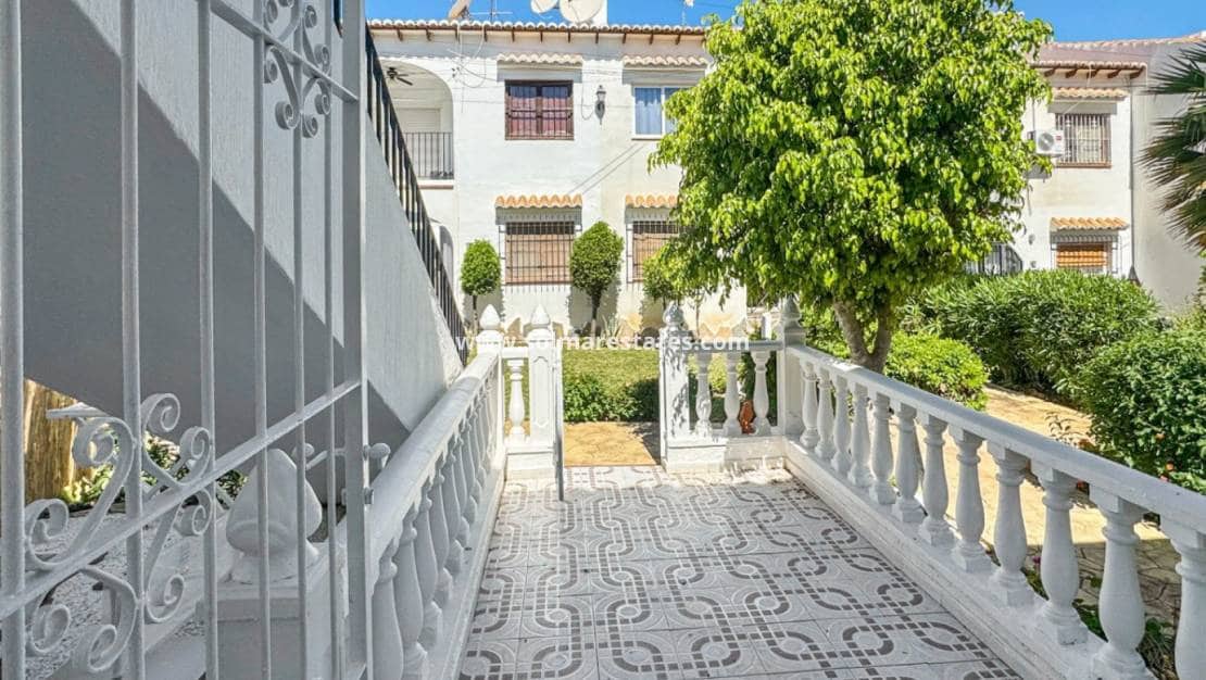 1 soverom Leilighet til salgs i Los Balcones med svømmebasseng - € 128 000 (Ref: 9867672)